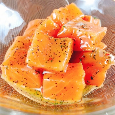 <12/14まで年内配送>刺身サーモンバジルソース和え120g×6個 A-09151