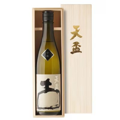 福岡県鑑評会 金賞受賞の10年長期貯蔵の古酒　化粧箱入り　〈天盃〉麦焼酎 いにしえ10年　