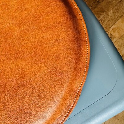 国産牛革 レザークッション 座布団(キャメル・ハニーゴールドステッチ)