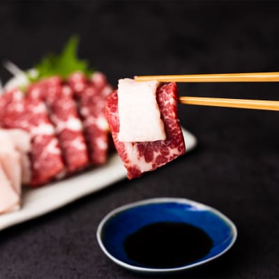 【定期便3回】初めて食べる方にもおすすめ!馬刺し 食べ比べ  定期便 3ヶ月_014-1890