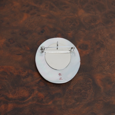【高島屋選定品】<うるしアートはりや> Filo蒔絵白蝶貝ブローチ F6P-3343