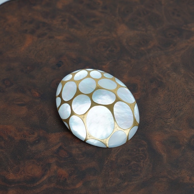 【高島屋選定品】<うるしアートはりや> Filo蒔絵白蝶貝ブローチ F6P-3343