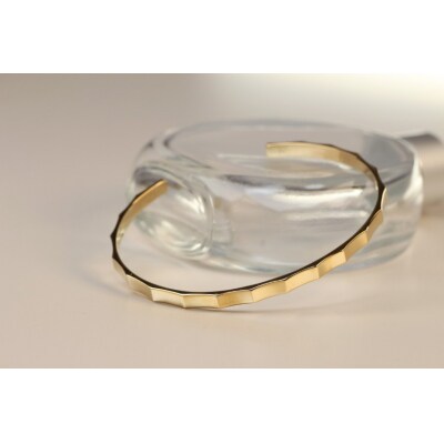 【18金イエローゴールド 凹凸バングル】個性あふれるデザイン メンズサイズ / KGB18007