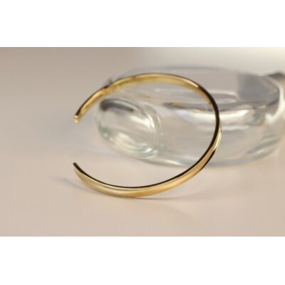 【18金イエローゴールド 逆甲丸バングル】洗練されたデザイン メンズサイズ / KGB18009