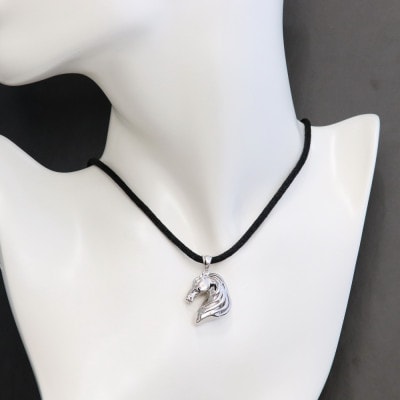 SV925 馬 無垢ペンダント【重さ25g・長さ50cm】