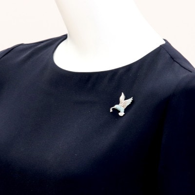 プラチナ パライバ ハチドリブローチ【P 0.58ct・D 0.17ct】
