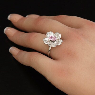 プラチナ桜リング【PS 0.72ct・SD 1.49ct・D 0.27ct】