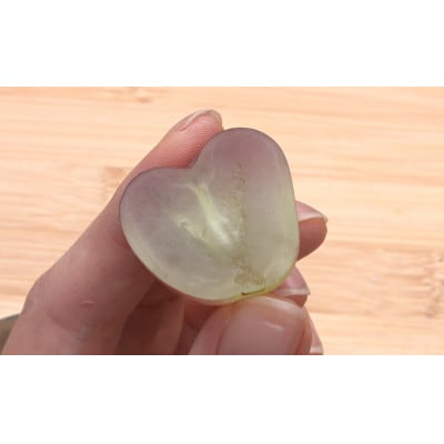 10月中旬より発送「幻の牧丘天空マイハート」約1kg(2～3房)