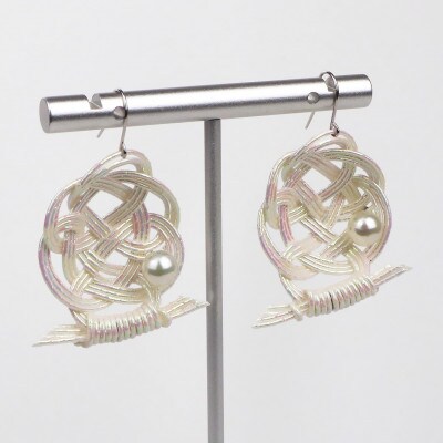 アコヤ真珠 ピアス hitotsubuto 綯 [伊予水引×あこや真珠] 貝ピアス