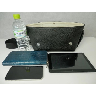 本革ボディバッグ　ブラック　E-35