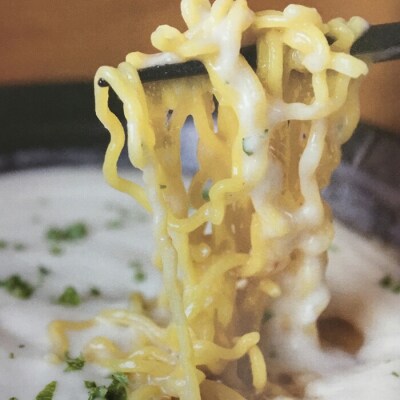 ニセコラーメンポテラのニセコポテラ4食セット(乾麺スープ付1人前入り×4個)【09126】