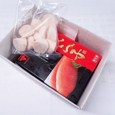 刺身用ほたて貝柱200g・甘口たら子500g(化粧箱入り) A-11204
