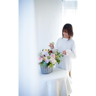【毎月定期便】芸西村産季節の生花アレンジ　アレンジメント　カゴ付　L【t163tmf-SF】全3回