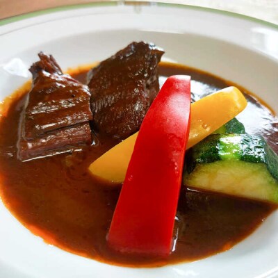 和牛すね肉のシチュー5個セット 糸島市/合資会社アコート [AAK003]