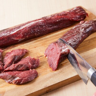 【先行予約/2026年3月以降発送】北海道 標茶町産 エゾ 鹿肉 ヒレ ブロック 1kg
