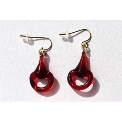 オリジナルアクセサリー ハーフビットピアス RED　(イヤリングに変更可)【3800701】