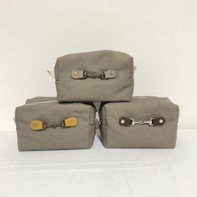 スクエアポーチ KHAKI【3801901】