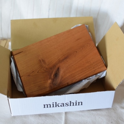 【12/31決済分まで1月配送】【北海道根室産】シウリザクラ・カッティングボード A-31006