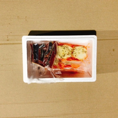 【12/31決済分まで1月配送】サーモンカプレーゼ2～3P&鮭とば100g×1P A-09127