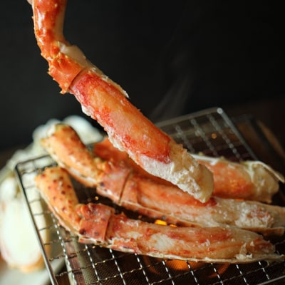 【12/31決済分まで1月配送】★生冷凍たらば蟹足3～4肩(計1kg前後) C-54010