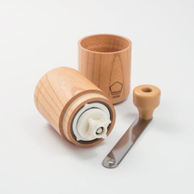 [限定100個] 欅を使ったコーヒーミル 木目 セラミック刃 手動 珈琲 燕三条製【030S041】