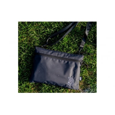 ブラックラムズ東京サコッシュ