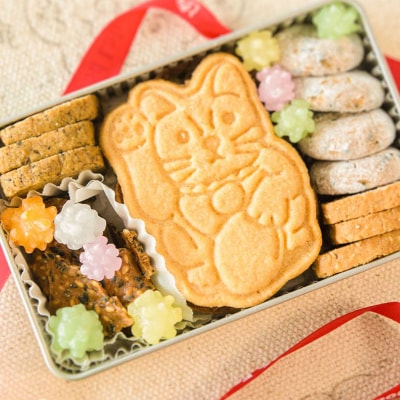 招いてにゃんこクッキー缶 [小角缶](世田谷みやげ)