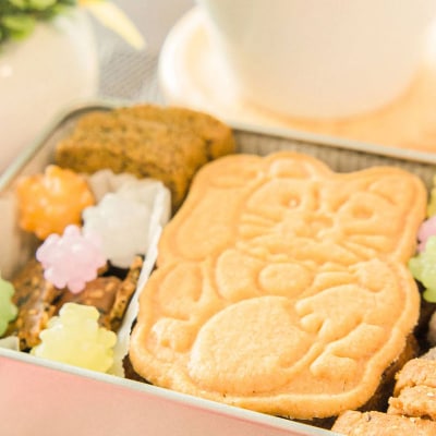 招いてにゃんこクッキー缶 [小角缶](世田谷みやげ)