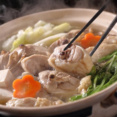 【博多名物】福岡県産ハーブ鶏水炊き&国産牛もつ鍋(みそ味)食べ比べセット　各2人前(香春町)