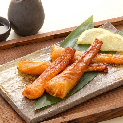【3ヵ月毎定期便】サーモンハラス明太漬　200g×5パック(合計1kg)(香春町)全4回