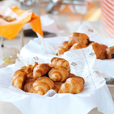 あかん遊久の里 鶴雅 ウイングス館 湖側ユーカラ和洋室 2名様1室ご利用 1泊2食 F4F-2098