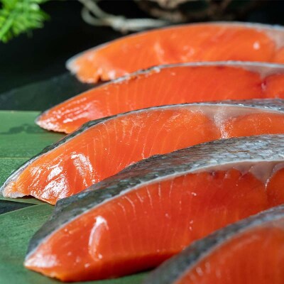 【4か月連続定期便】天然のおいしい甘塩紅鮭 厚め 7切れ 鮭 小分け 海鮮 さけ F4F-8632