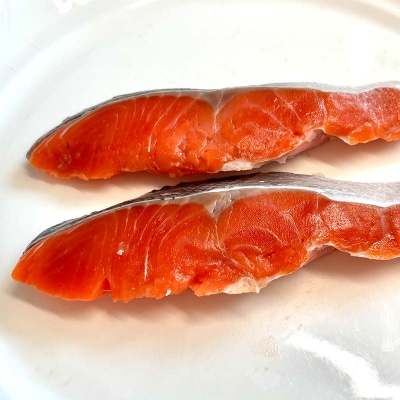 紅鮭10切れ×トキシラズ10切れ 計1.6kg 食べ比べセット 各2切れ 小分け F4F-8864