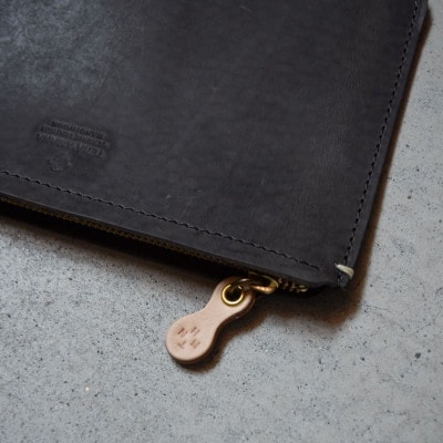 本革スクエアポーチ S スモーク グレー 国産レザー Teha’amana