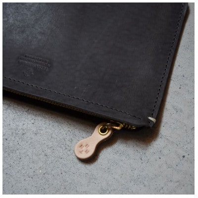 本革スクエアポーチ L スモーク ブラック 国産レザー Teha’amana