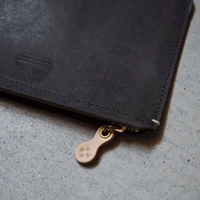 本革スクエアポーチ L スモーク グレー 国産レザー Teha’amana