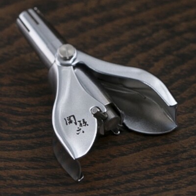 関孫六 回転式鼻毛カッター 貝印 ケア用品 グルーミング用品 関市 お掃除ブラシ付き