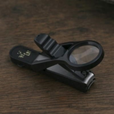 ＜刀匠 ◇貝印 関孫六の伝統から生まれたツメキリ＞ ◇貝印 関孫六 ルーペ付きツメキリ