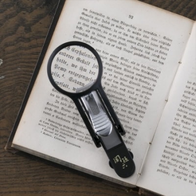 ＜刀匠 ◇貝印 関孫六の伝統から生まれたツメキリ＞ ◇貝印 関孫六 ルーペ付きツメキリ