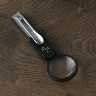 ＜刀匠 関孫六の伝統から生まれたツメキリ＞ ◇貝印 関孫六 ルーペ付きツメキリ大口径M