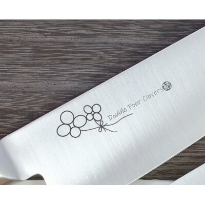 しあわせのクローバー葉モチーフ入りオールステンレス三徳包丁　H10-79