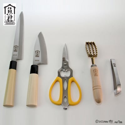 【さかなクンオリジナル】5点セット (柳刃包丁 出刃包丁 キッチンバサミ 鱗取り 骨抜き) 