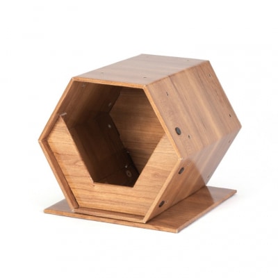 高性能ダンボール材を使った組立式キャットハウス　「CAT CUBE」　