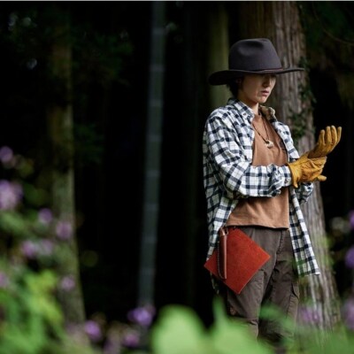 アウトドアに便利!牛革を使用した汚れ防止マット (レッドロック) フィールドマット