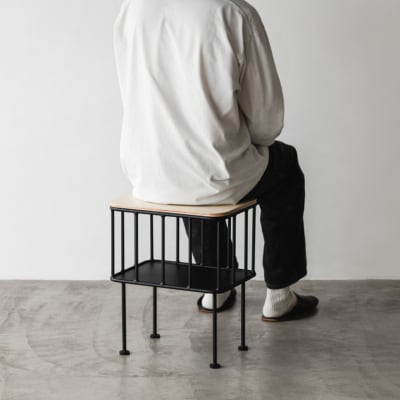 スツールやサイドテーブルになる小さな鉄製家具 POCHI (Te22805)