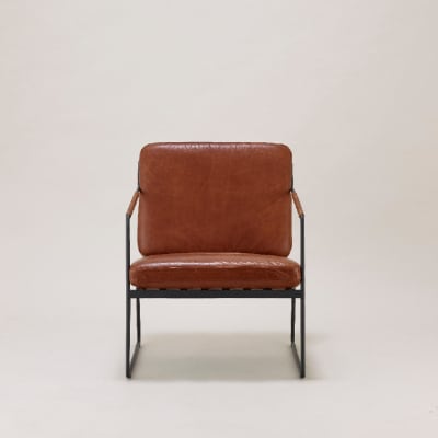 革と鉄フレームの組み合わせ。くつろぎのfeliceラウンジチェア インテリア 家具