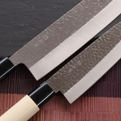 【訳あり・数量限定】関和兼　鎚目仕上ステンレス　三徳包丁・菜切包丁セット【7営業日以内発送】