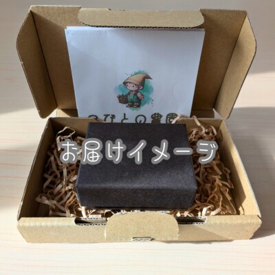 【ハンドメイド・アクセサリー】岐阜県関市産「ほらどキウイ」モチーフ|伝統工芸つまみ細工のピンバッジ