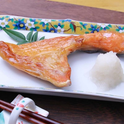 釧路市のうまいもん詰め合わせセット 紅鮭カマ さんま たらこ ほっけ ジンギスカン F4F-8268