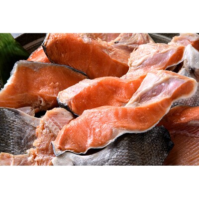 【一汐】紅鮭カマ 2kg (500g×4袋)  鮭 海産物 しゃけ 真空 F4F-1610